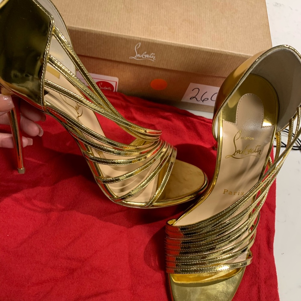 BRAND NEW CHRISTIAN LOUBOUTIN (38)